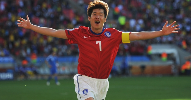 Cựu cầu thủ Man Utd, Park Ji Sung giã từ sự nghiệp thi đấu